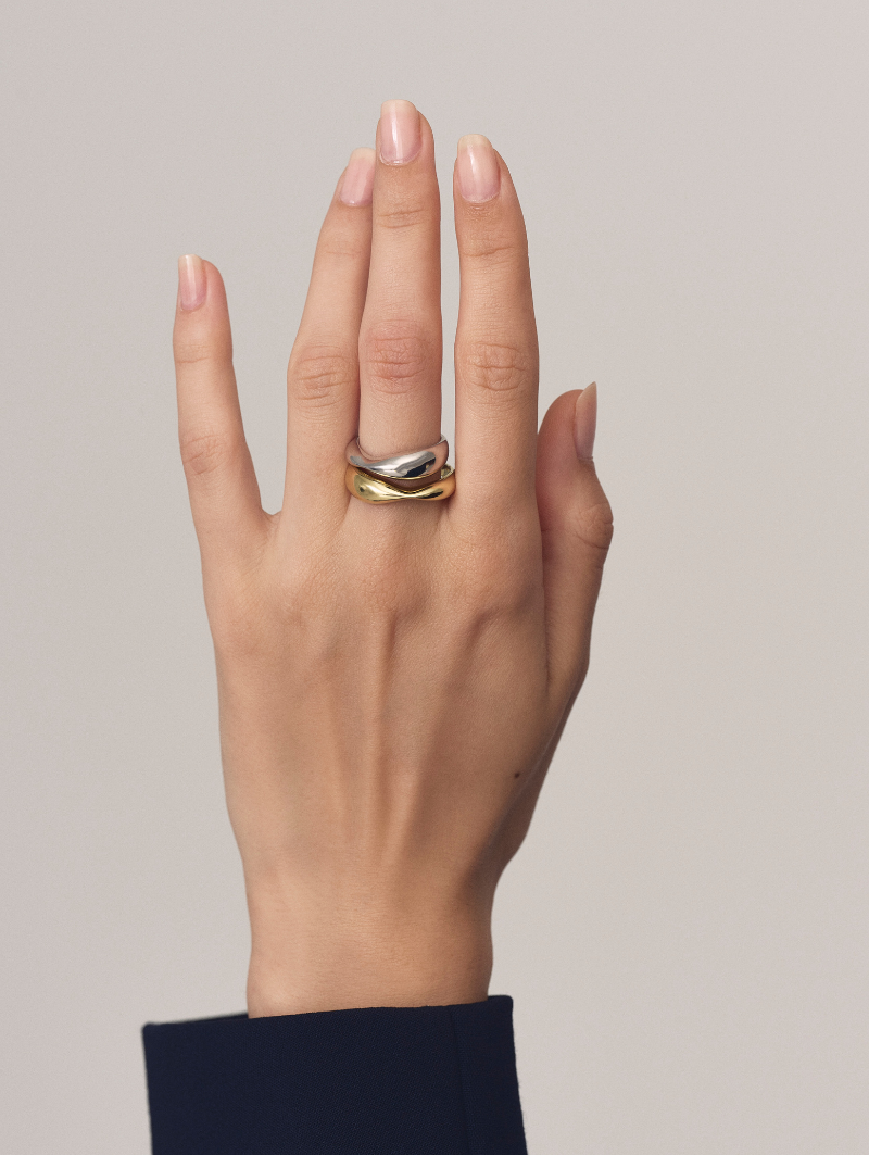 Orbit Curve Ring